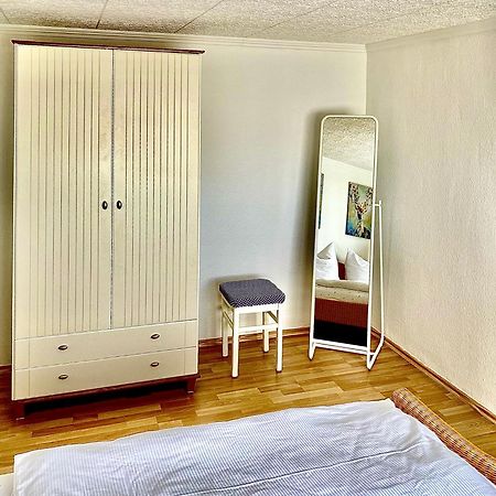 Gemuetliche Ferienwohnung Sagard Bagian luar foto