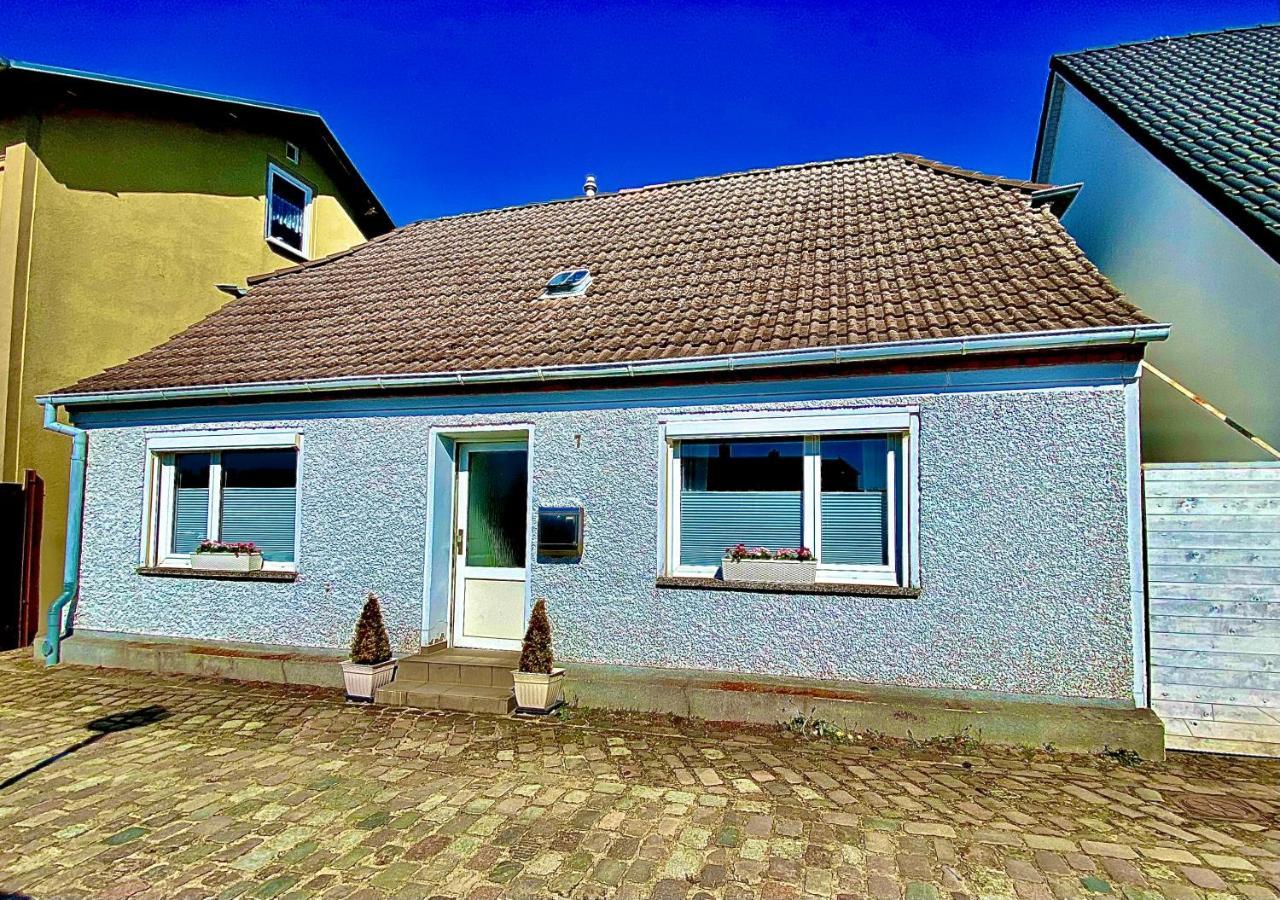 Gemuetliche Ferienwohnung Sagard Bagian luar foto