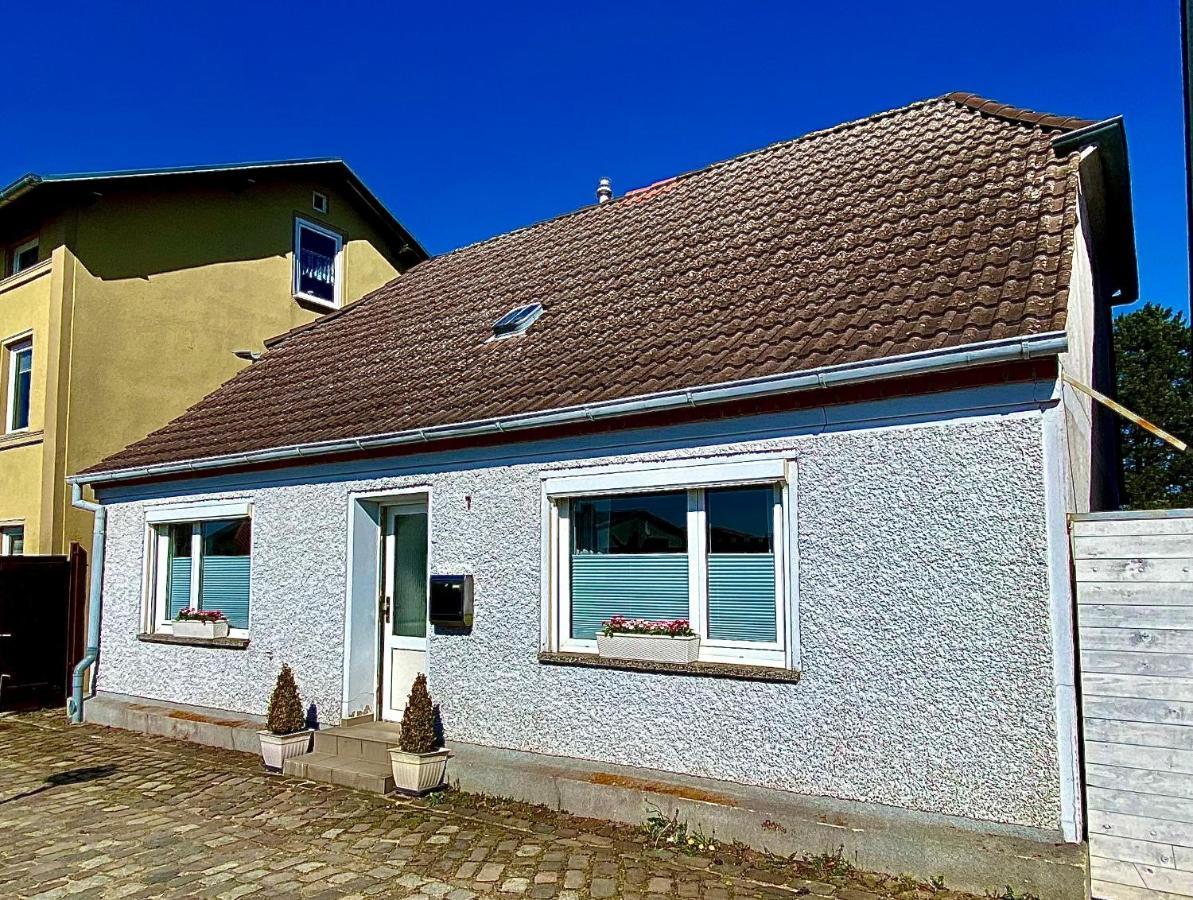 Gemuetliche Ferienwohnung Sagard Bagian luar foto