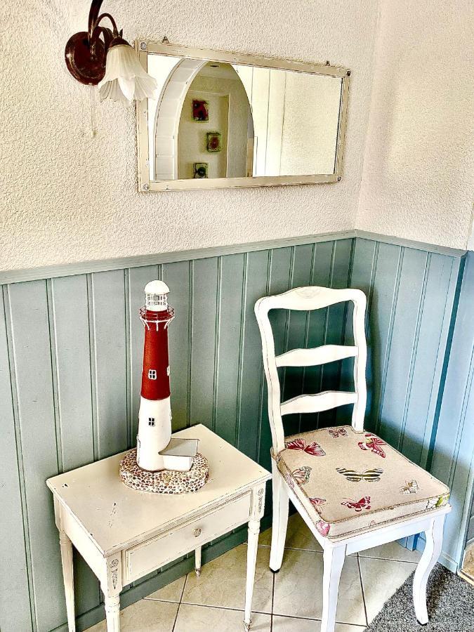 Gemuetliche Ferienwohnung Sagard Bagian luar foto