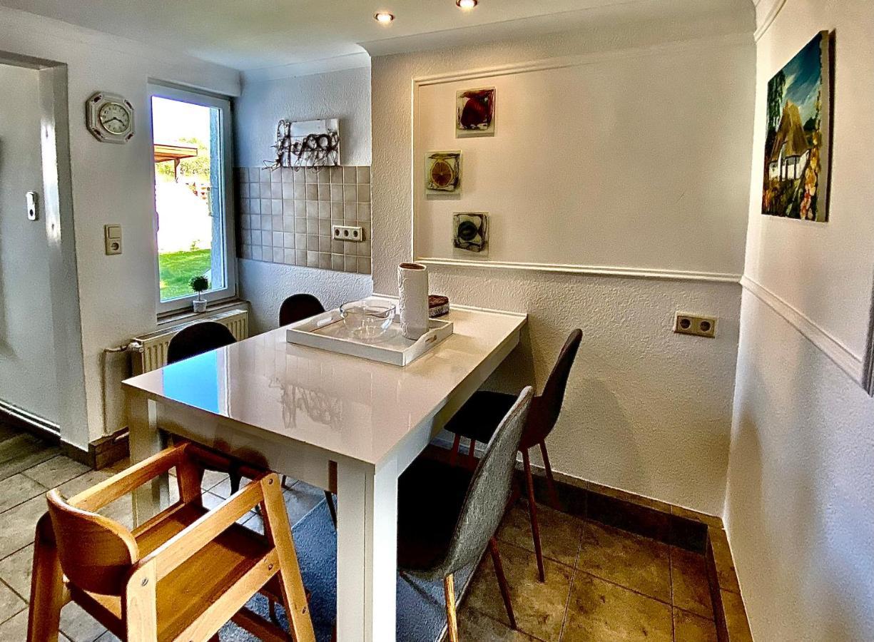 Gemuetliche Ferienwohnung Sagard Bagian luar foto