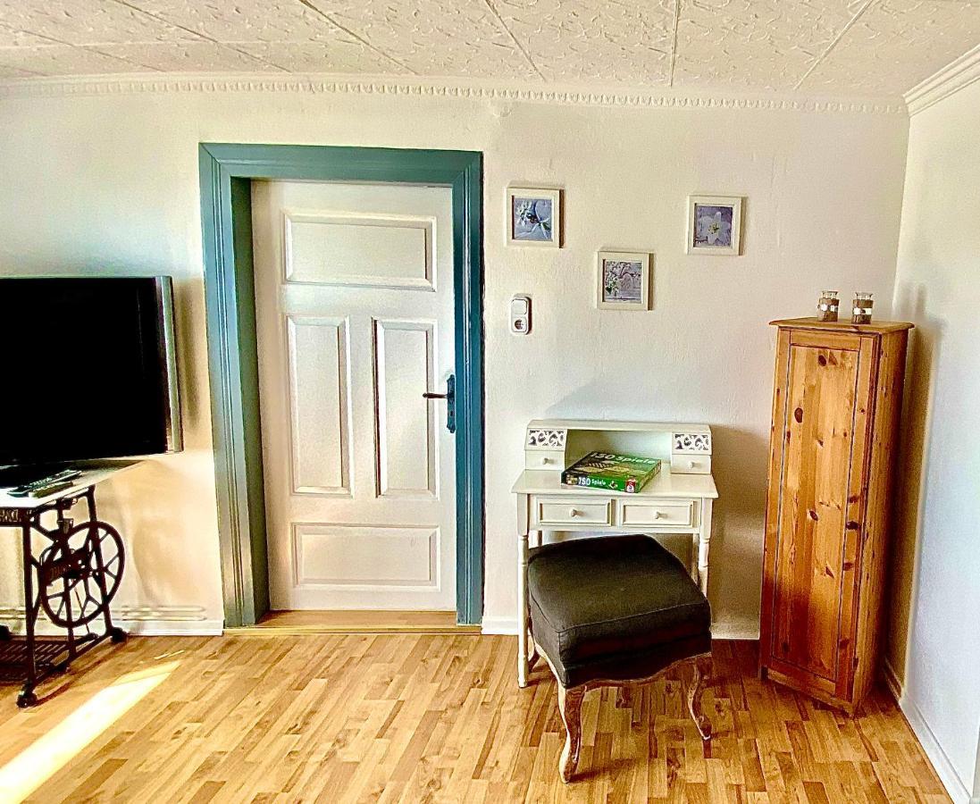 Gemuetliche Ferienwohnung Sagard Bagian luar foto