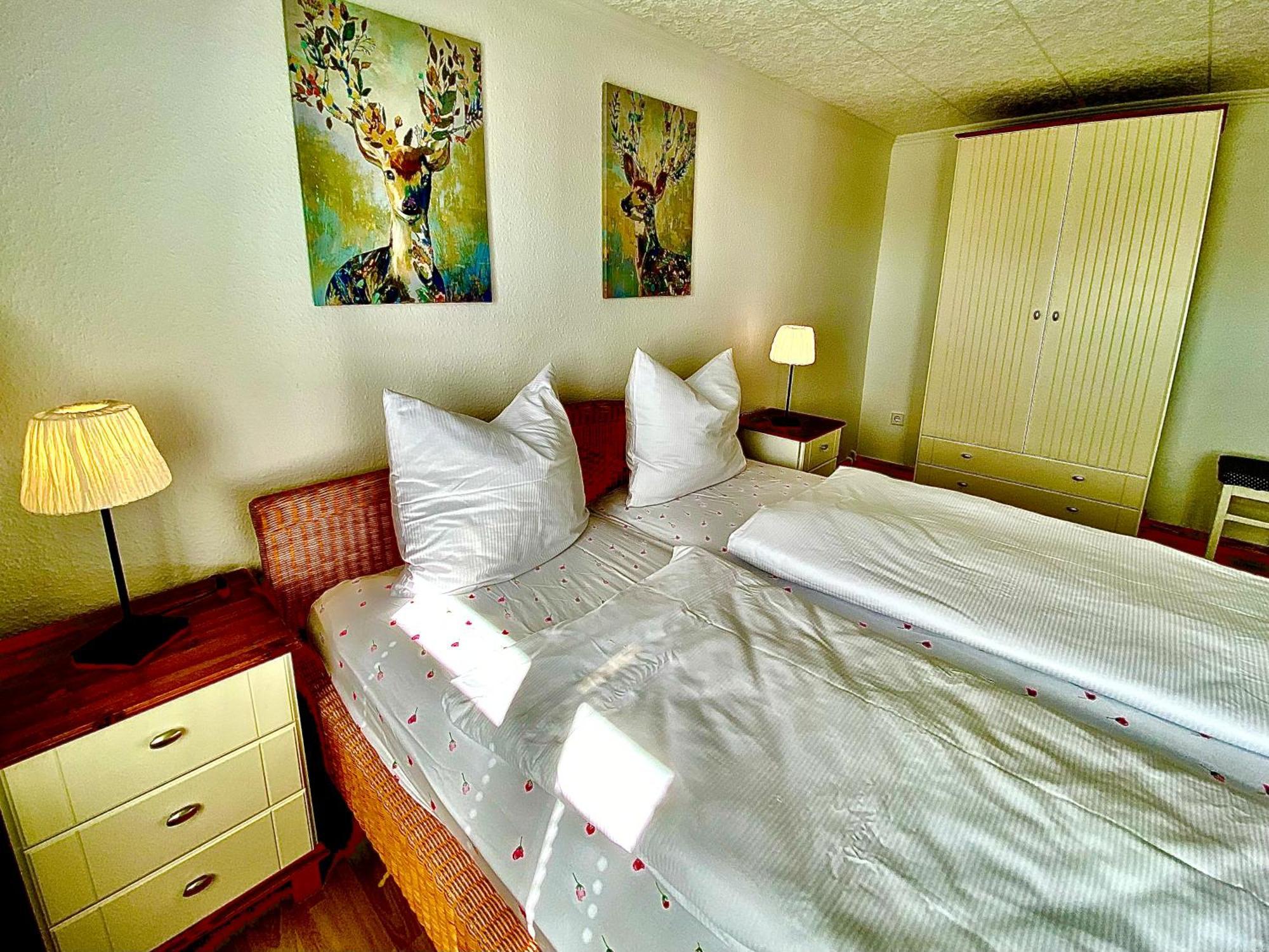 Gemuetliche Ferienwohnung Sagard Bagian luar foto